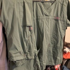 Wonder Wink Scrub Set